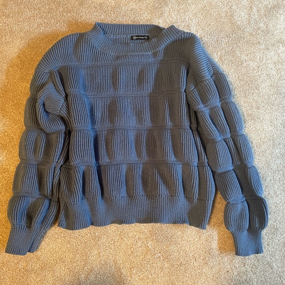 Blue puffy sweater - Picture 1 of 4